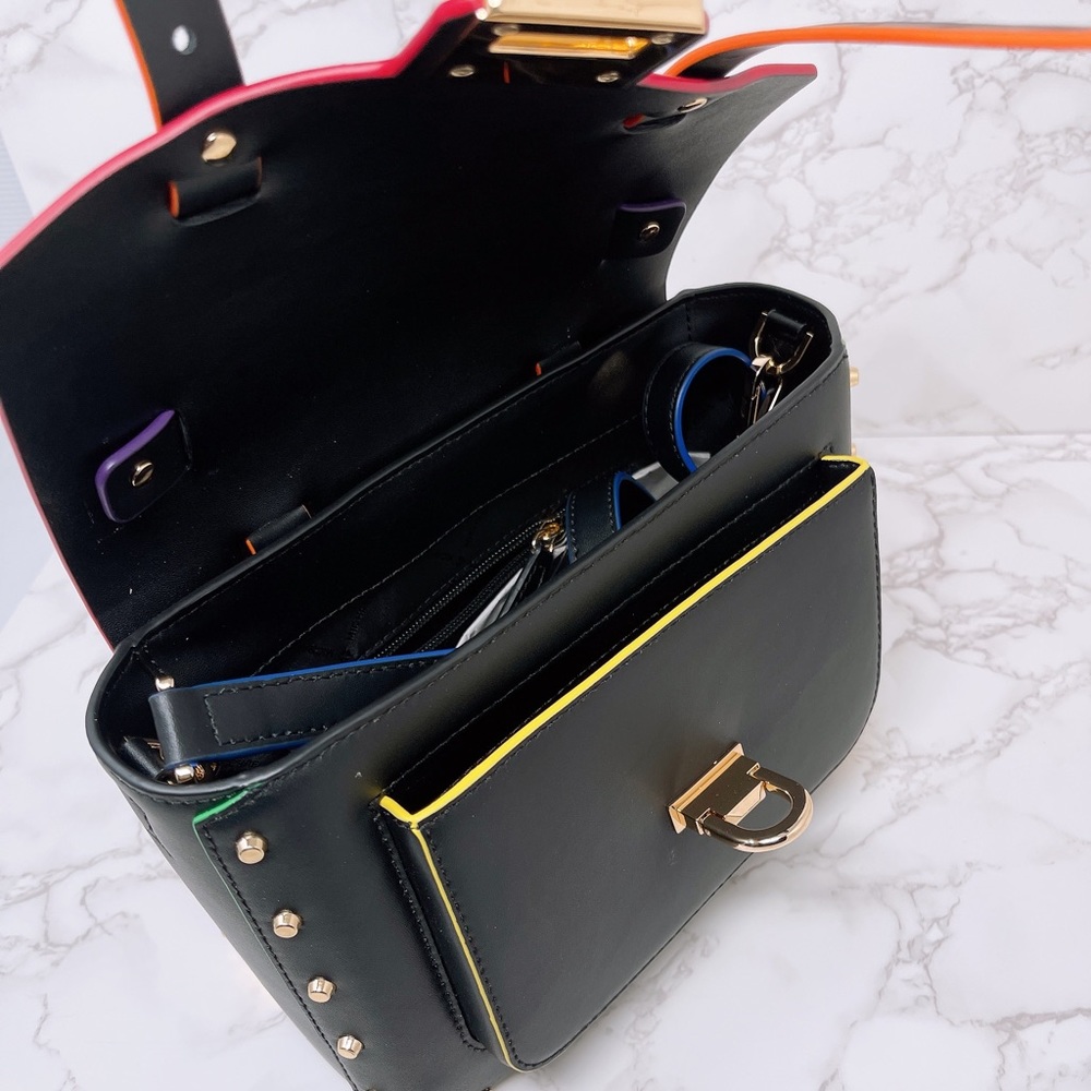 Michael Kors Manhattan Medium Satchel - Picture 6 of 9